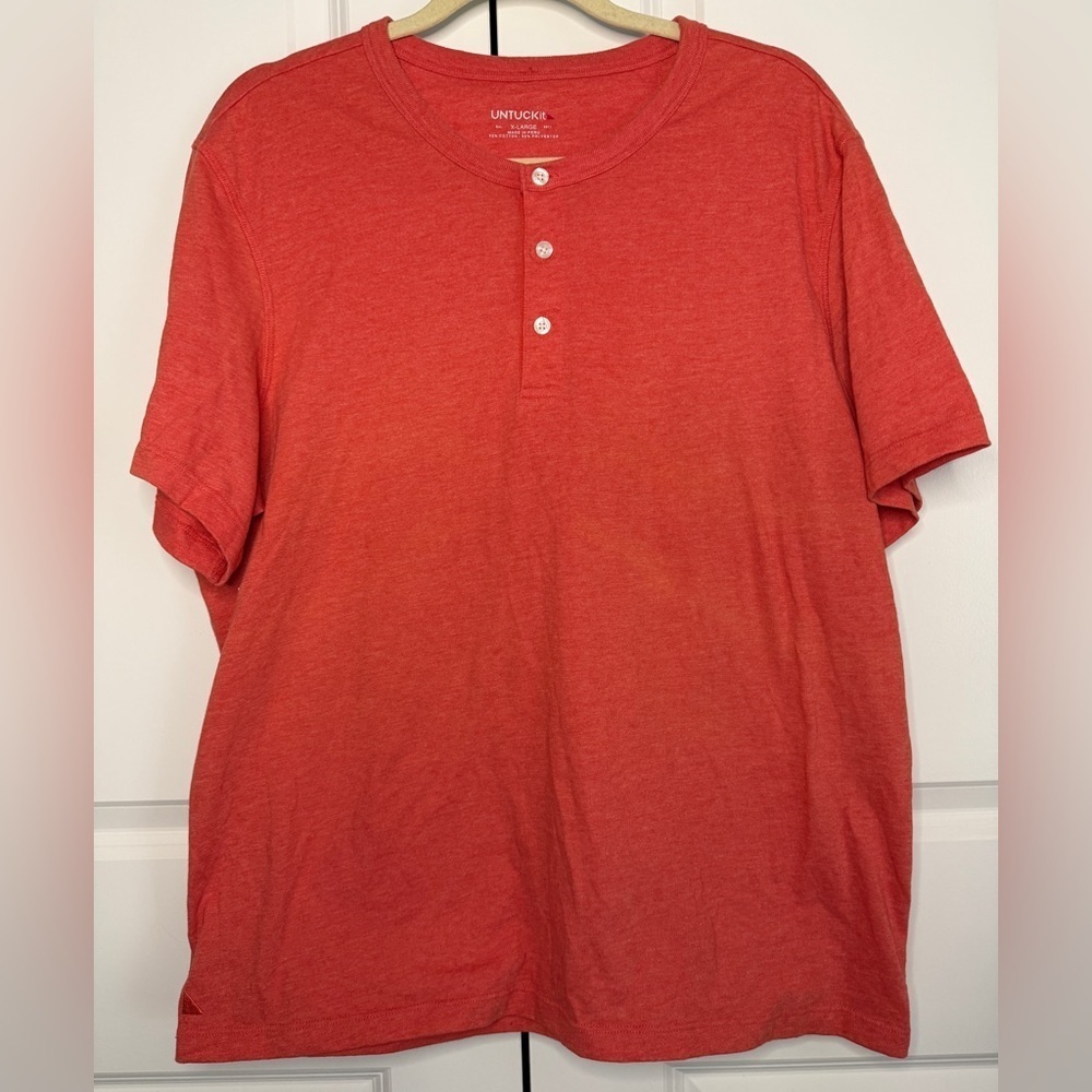 UNTUCKit Short Sleeve Henley Shirt Men’s XL Rust Red Cotton Blend